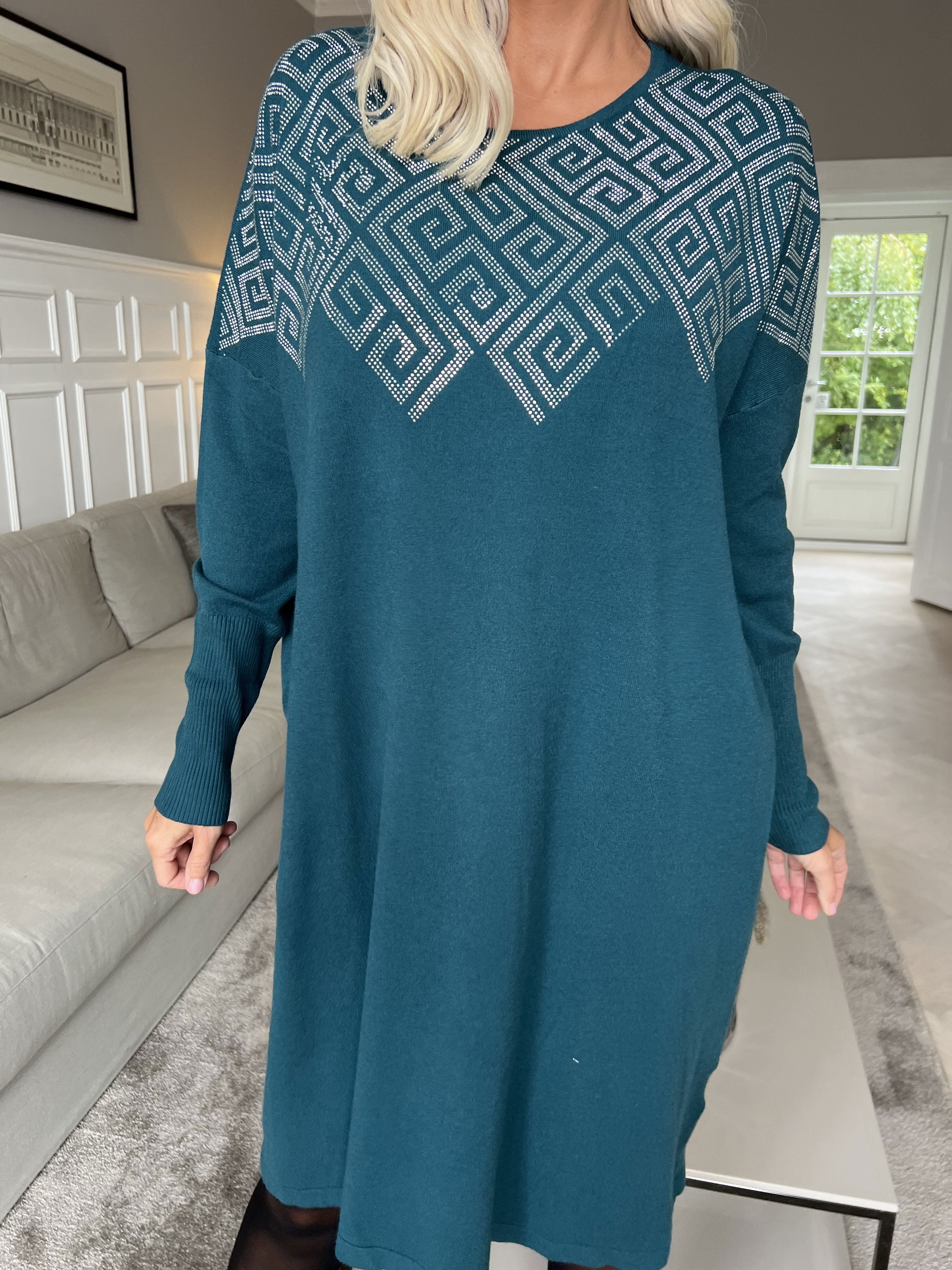 Luna - Blød strikkjole med similisten